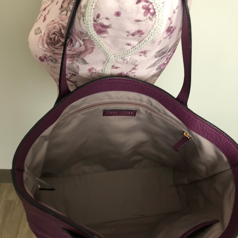 Marc Jacobs New York Brand Aubergine tote - Picture 2 of 5